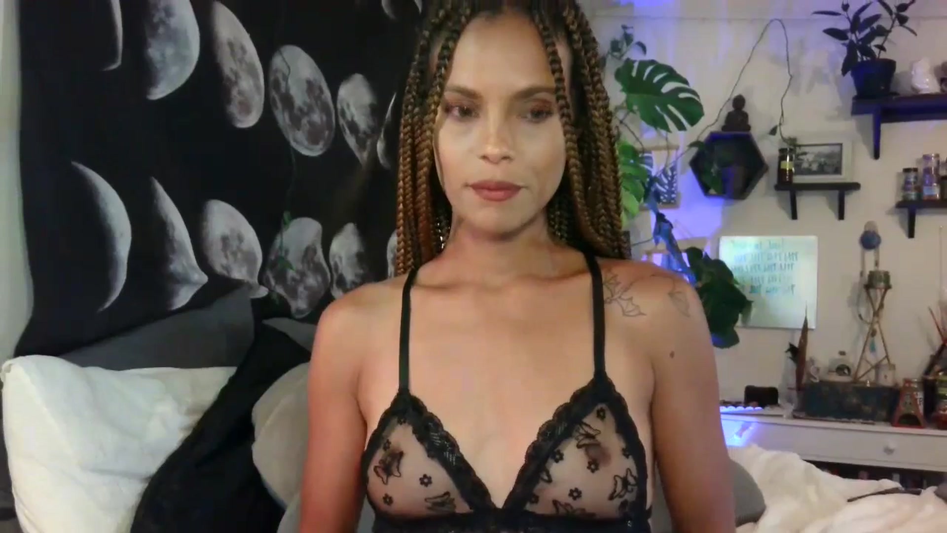 Gallery image thumbnail from LunarLexxx's myfreecams stream on, 06/23/2023, 07:31 image 8 of 20