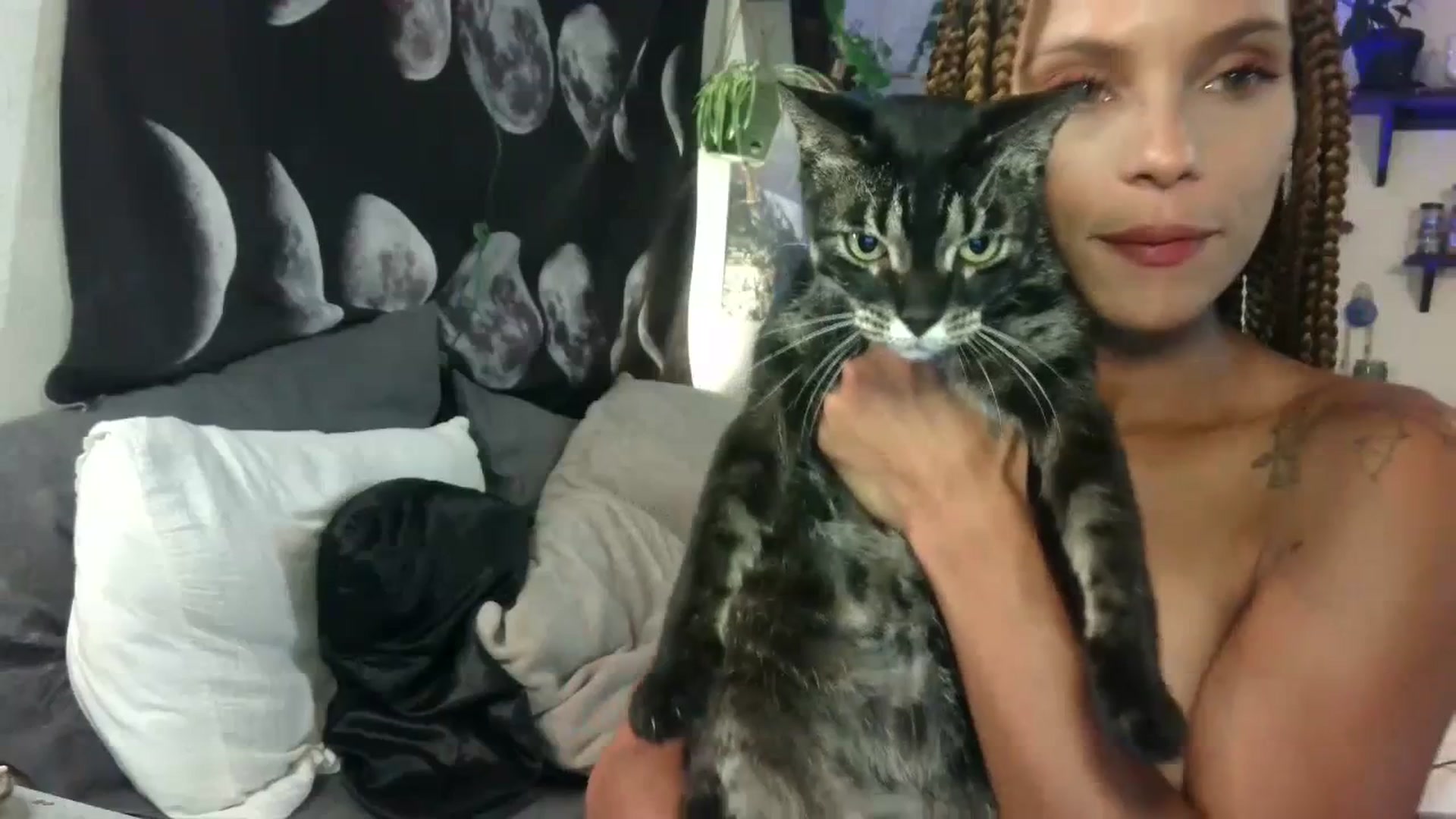 Gallery image thumbnail from LunarLexxx's myfreecams stream on, 06/24/2023, 07:47 image 8 of 20