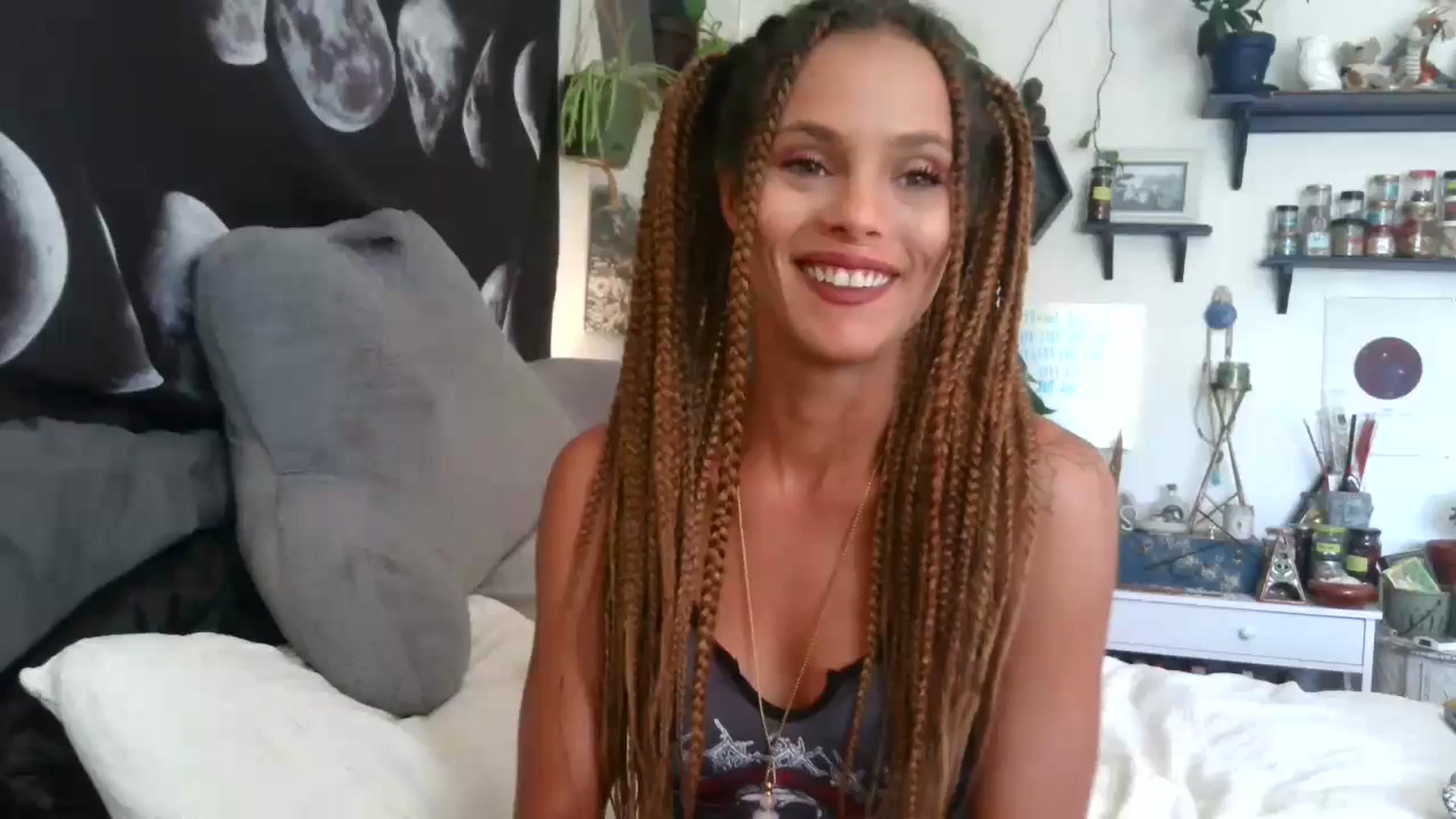 Gallery image thumbnail from LunarLexxx's myfreecams stream on, 06/26/2023, 02:14 image 5 of 20