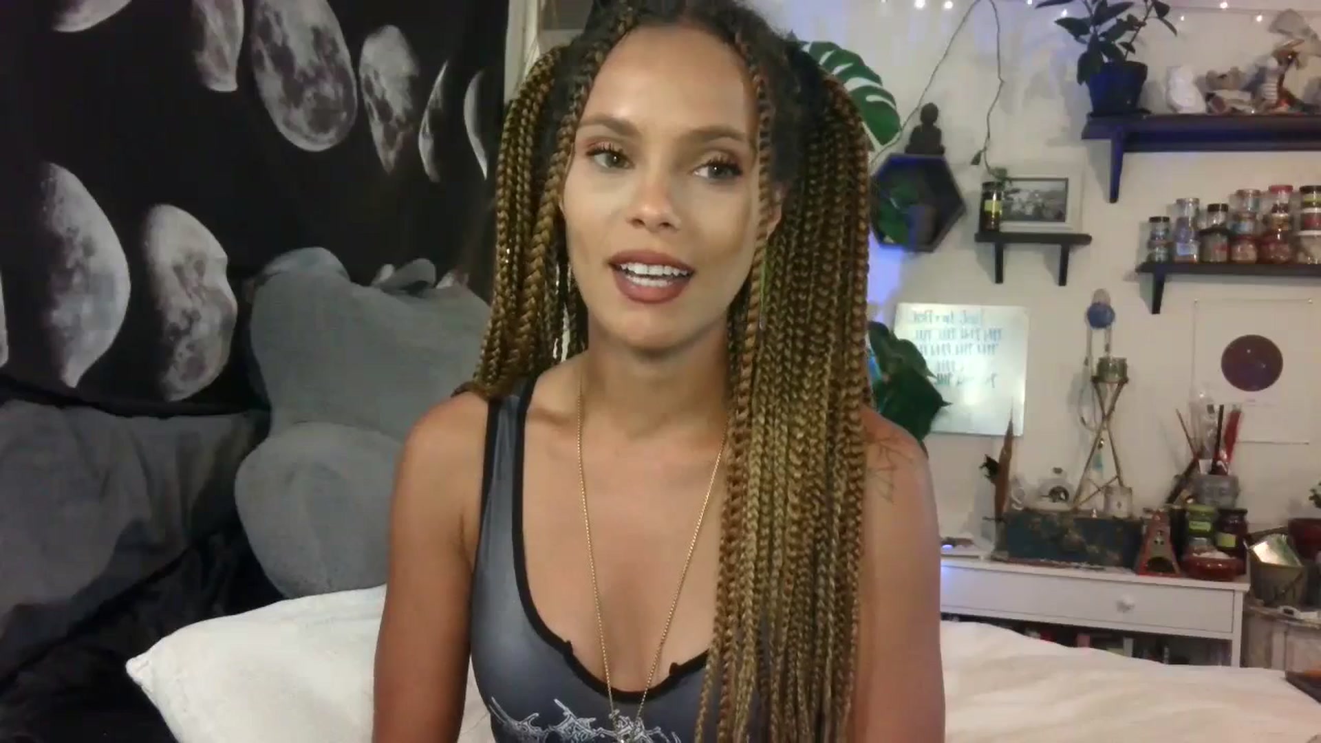 Gallery image thumbnail from LunarLexxx's myfreecams stream on, 06/26/2023, 03:37 image 14 of 20