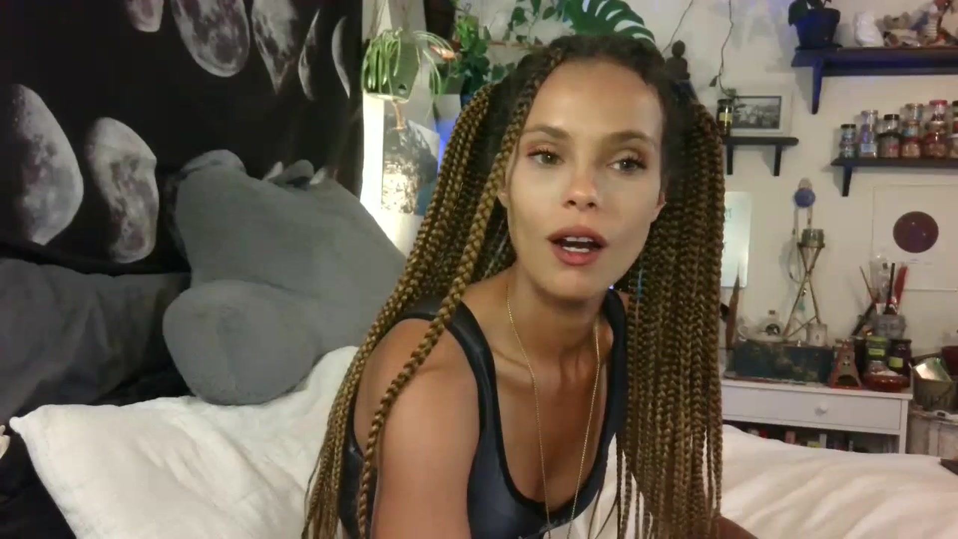 Gallery image thumbnail from LunarLexxx's myfreecams stream on, 06/26/2023, 05:42 image 9 of 20