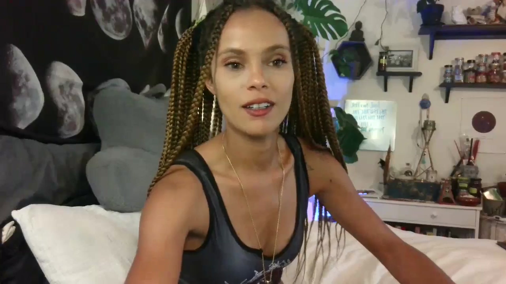 Gallery image thumbnail from LunarLexxx's myfreecams stream on, 06/26/2023, 05:42 image 8 of 20
