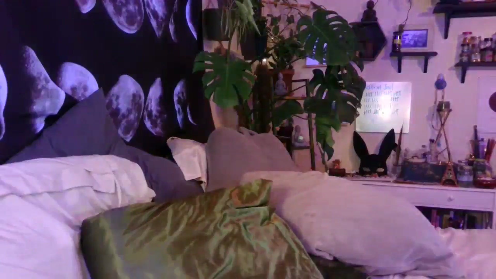 Gallery image thumbnail from LunarLexxx's myfreecams stream on, 08/01/2023, 09:26 image 17 of 20