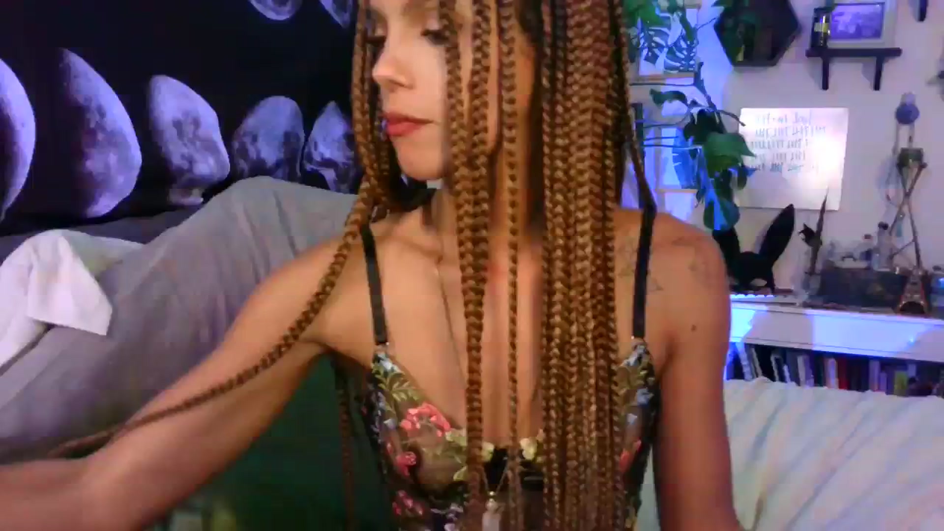 Gallery image thumbnail from LunarLexxx's myfreecams stream on, 08/03/2023, 10:18 image 20 of 20