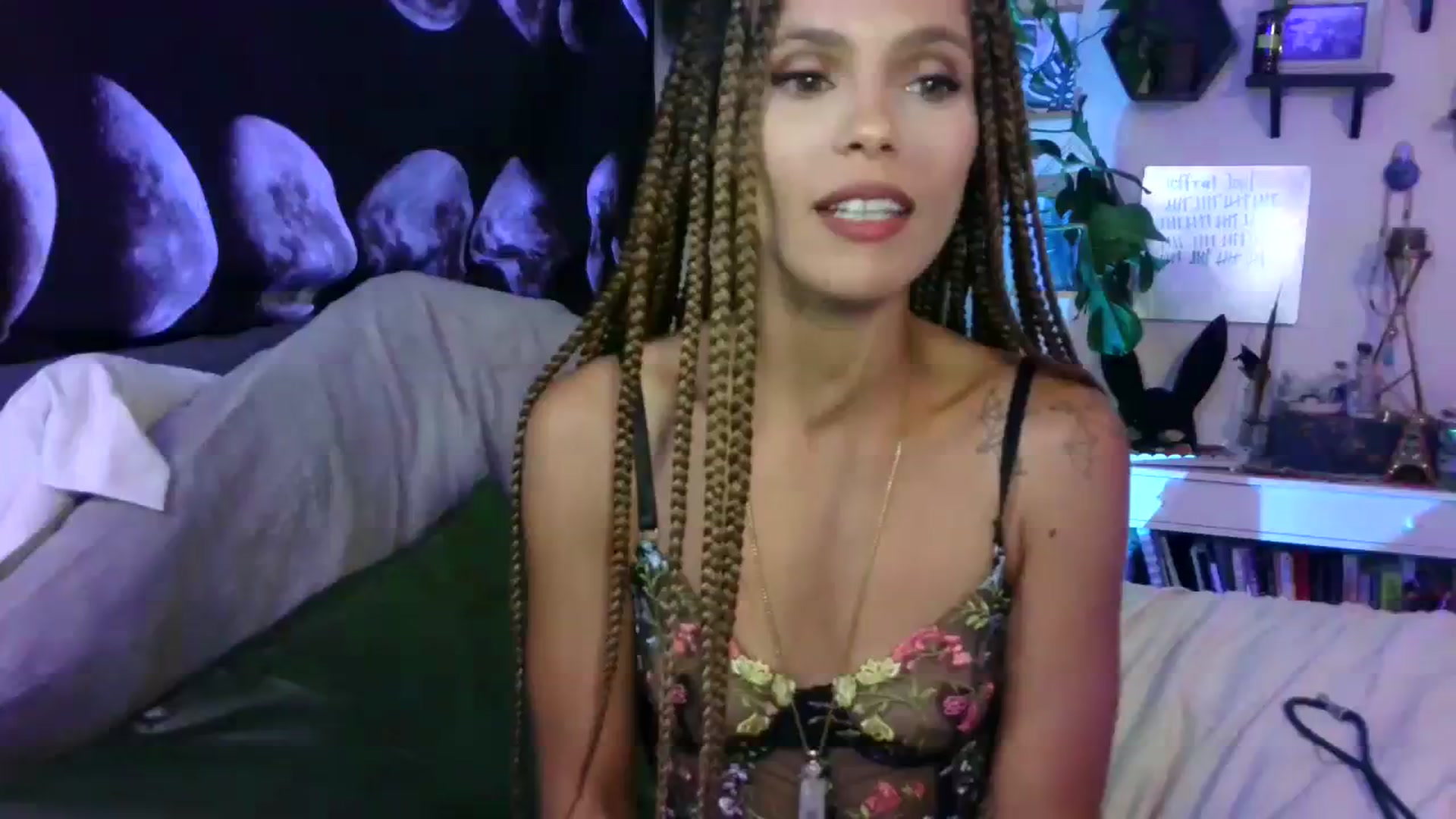 Gallery image thumbnail from LunarLexxx's myfreecams stream on, 08/03/2023, 10:18 image 2 of 20