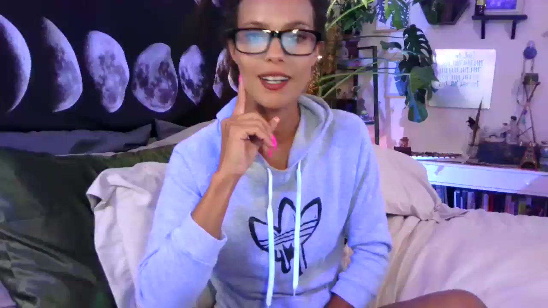 Gallery image thumbnail from LunarLexxx's myfreecams stream on, 08/05/2023, 09:59 image 1 of 20