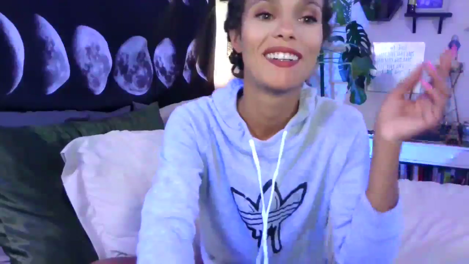 Gallery image thumbnail from LunarLexxx's myfreecams stream on, 08/05/2023, 13:22 image 3 of 20