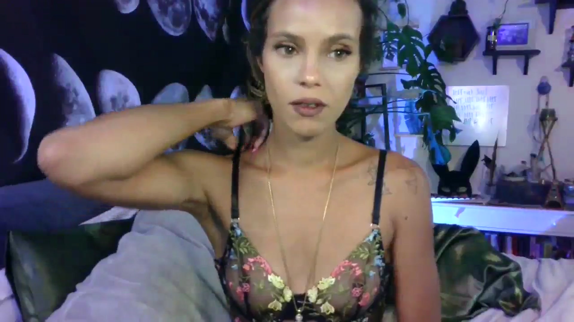 Gallery image thumbnail from LunarLexxx's myfreecams stream on, 08/08/2023, 08:29 image 19 of 20