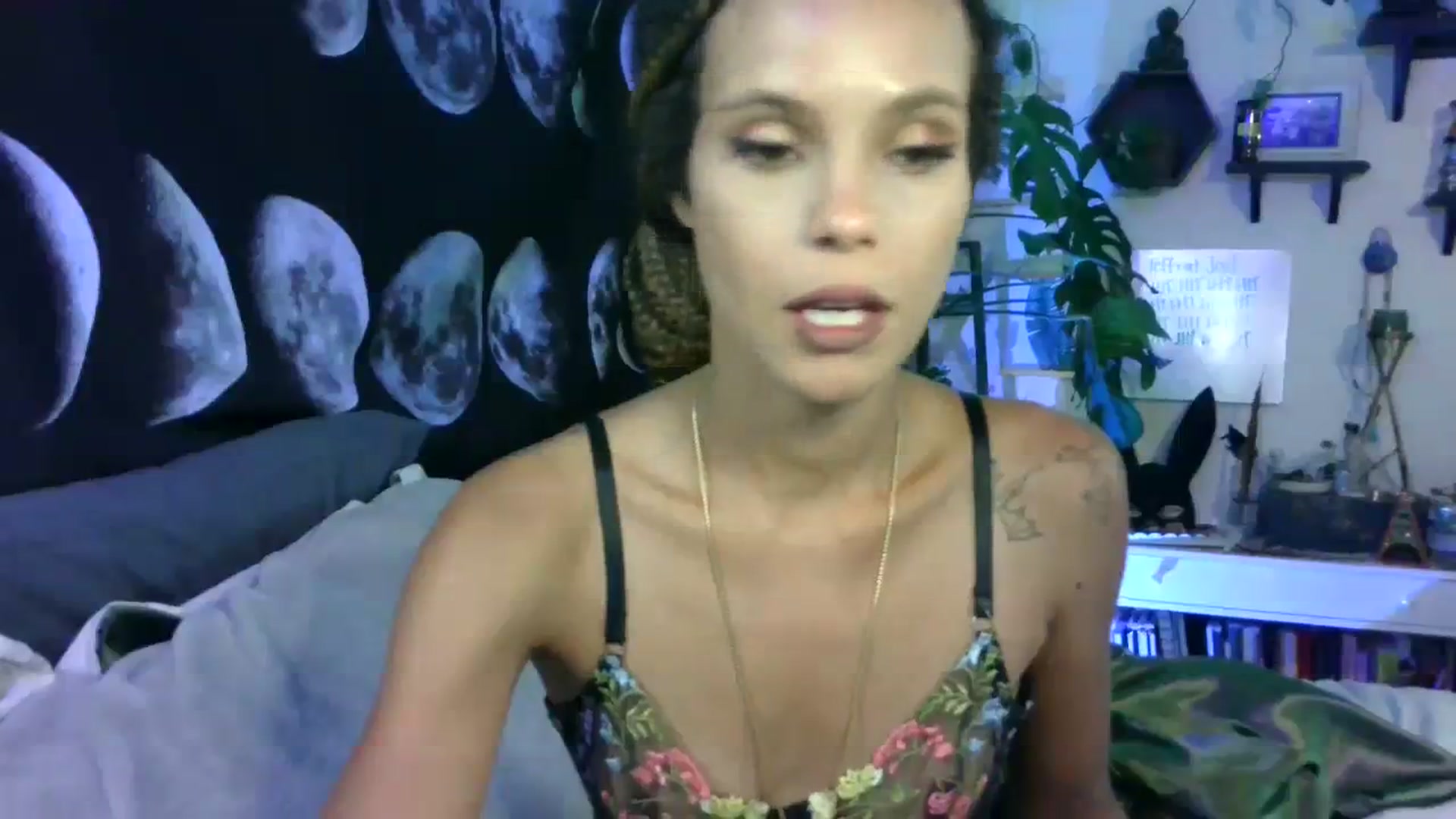 Gallery image thumbnail from LunarLexxx's myfreecams stream on, 08/08/2023, 10:16 image 16 of 20