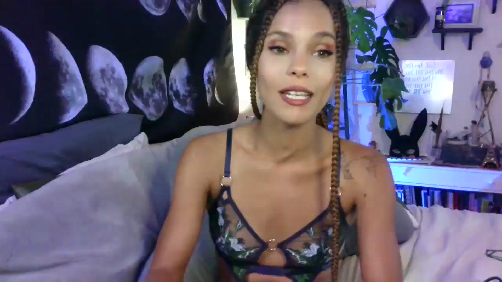 Gallery image thumbnail from LunarLexxx's myfreecams stream on, 08/09/2023, 08:52 image 12 of 20
