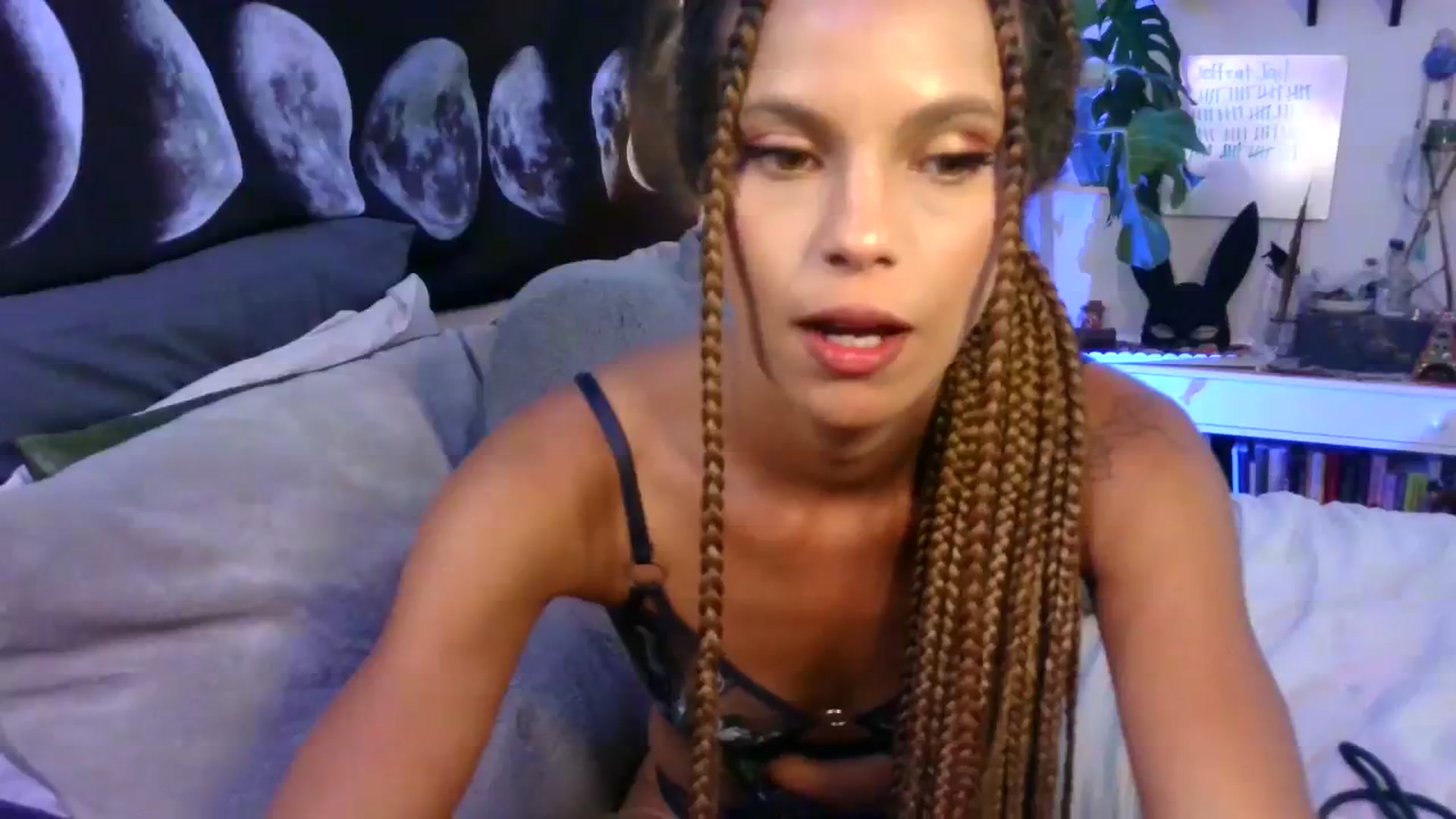 Gallery image thumbnail from LunarLexxx's myfreecams stream on, 08/09/2023, 08:52 image 2 of 20