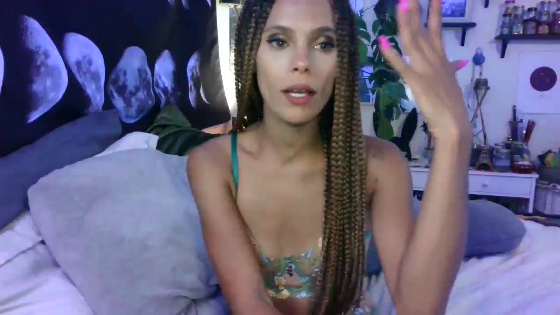 Gallery image thumbnail from LunarLexxx's myfreecams stream on, 08/12/2023, 10:02 image 8 of 20