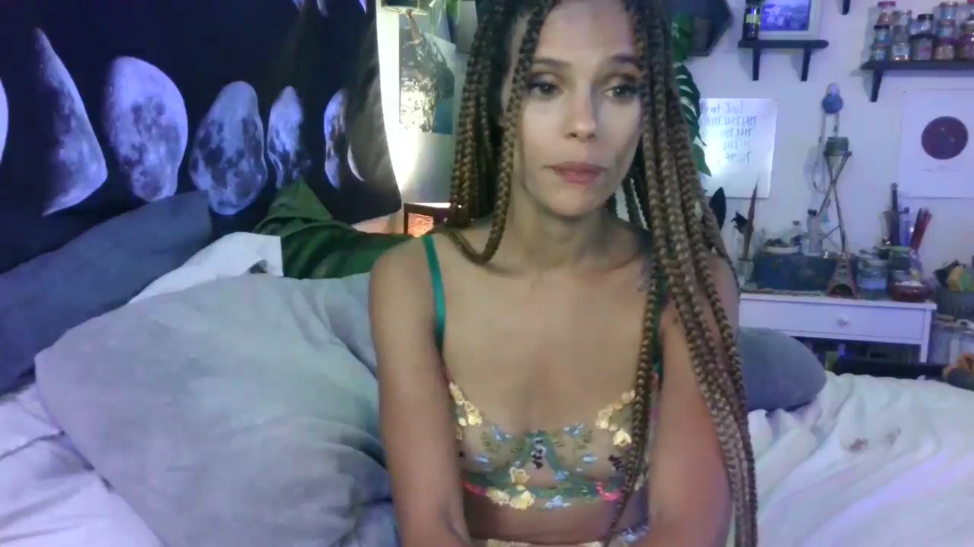 Gallery image thumbnail from LunarLexxx's myfreecams stream on, 08/12/2023, 10:02 image 19 of 20