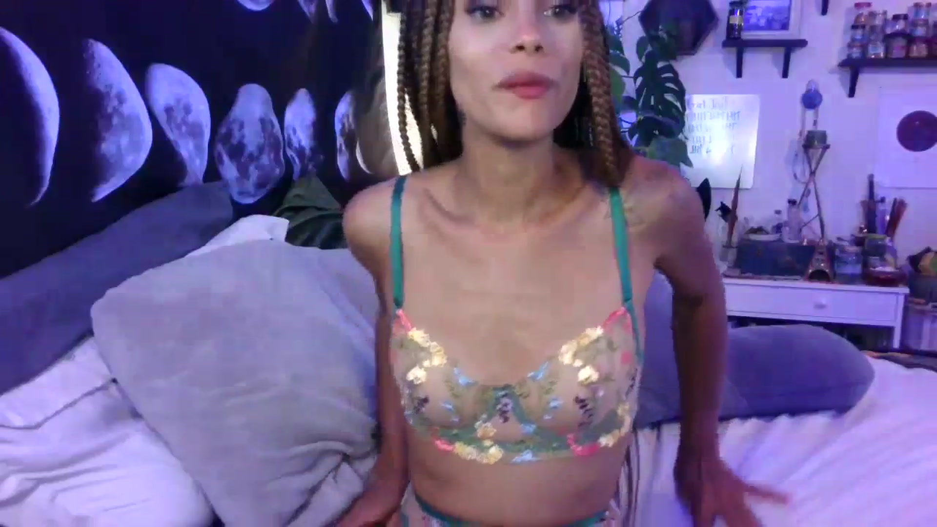 Gallery image thumbnail from LunarLexxx's myfreecams stream on, 08/12/2023, 10:02 image 6 of 20