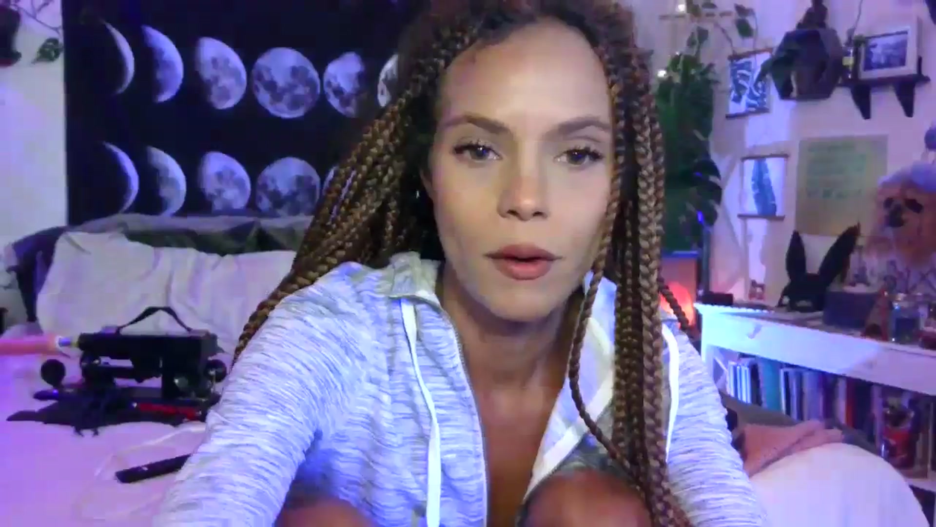 Gallery image thumbnail from LunarLexxx's myfreecams stream on, 08/17/2023, 10:02 image 4 of 20