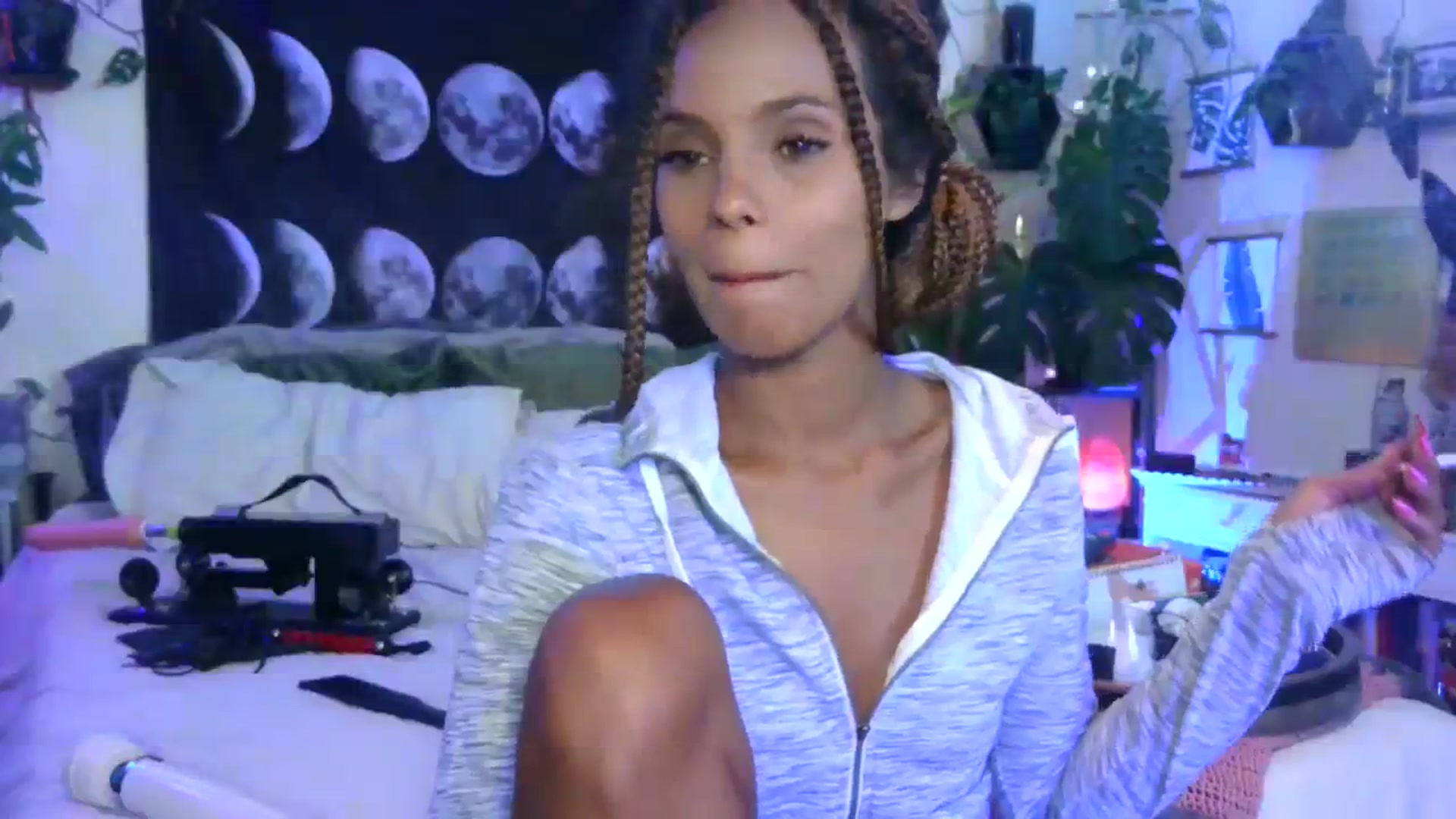 Gallery image thumbnail from LunarLexxx's myfreecams stream on, 08/17/2023, 10:02 image 19 of 20