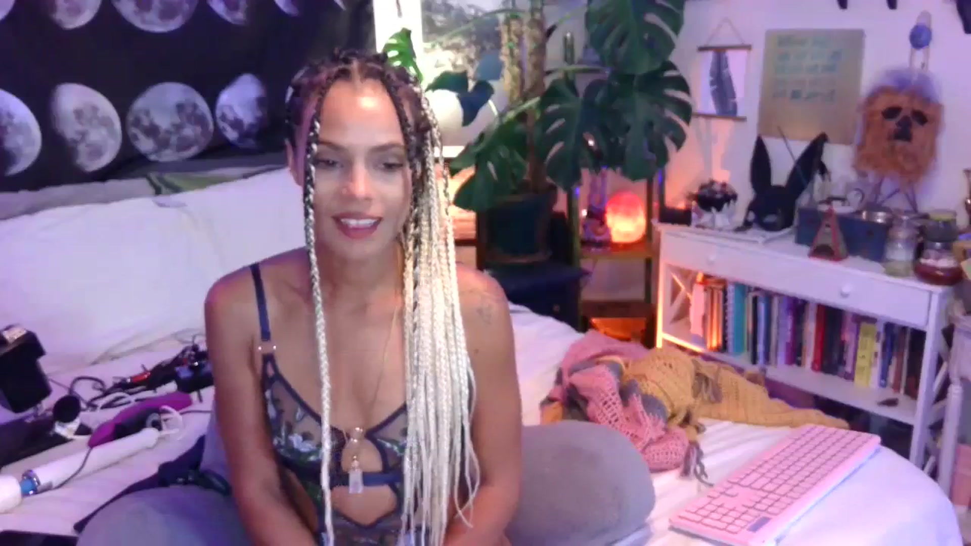 Gallery image thumbnail from LunarLexxx's myfreecams stream on, 08/26/2023, 10:23 image 7 of 20