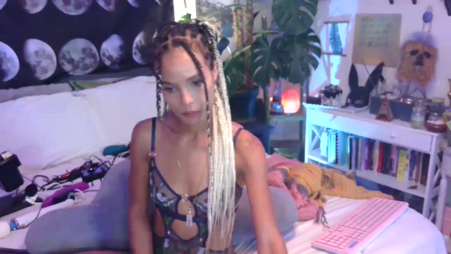 Gallery image thumbnail from LunarLexxx's myfreecams stream on, 08/26/2023, 10:23 image 9 of 20