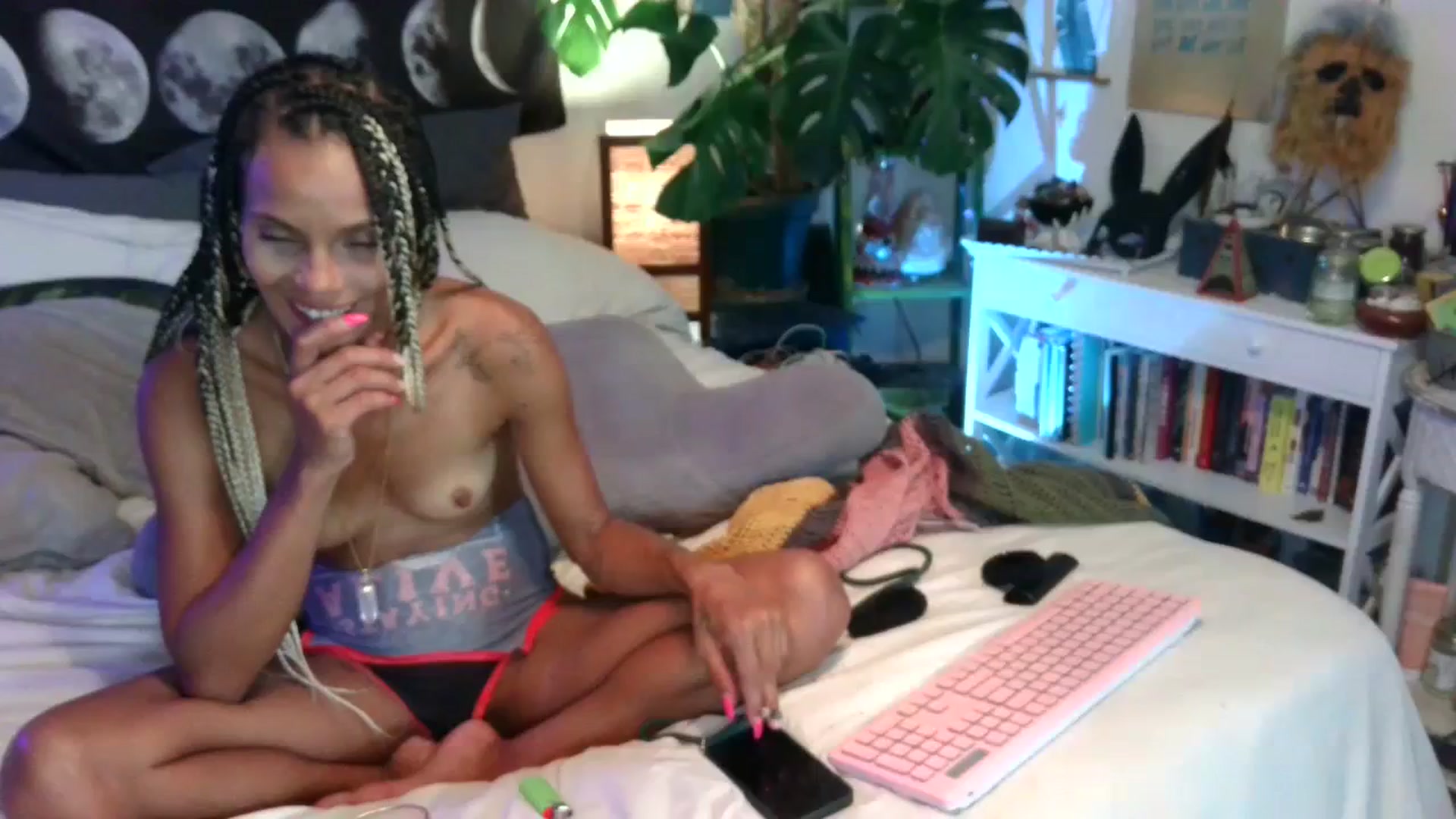 Gallery image thumbnail from LunarLexxx's myfreecams stream on, 08/29/2023, 08:00 image 18 of 20
