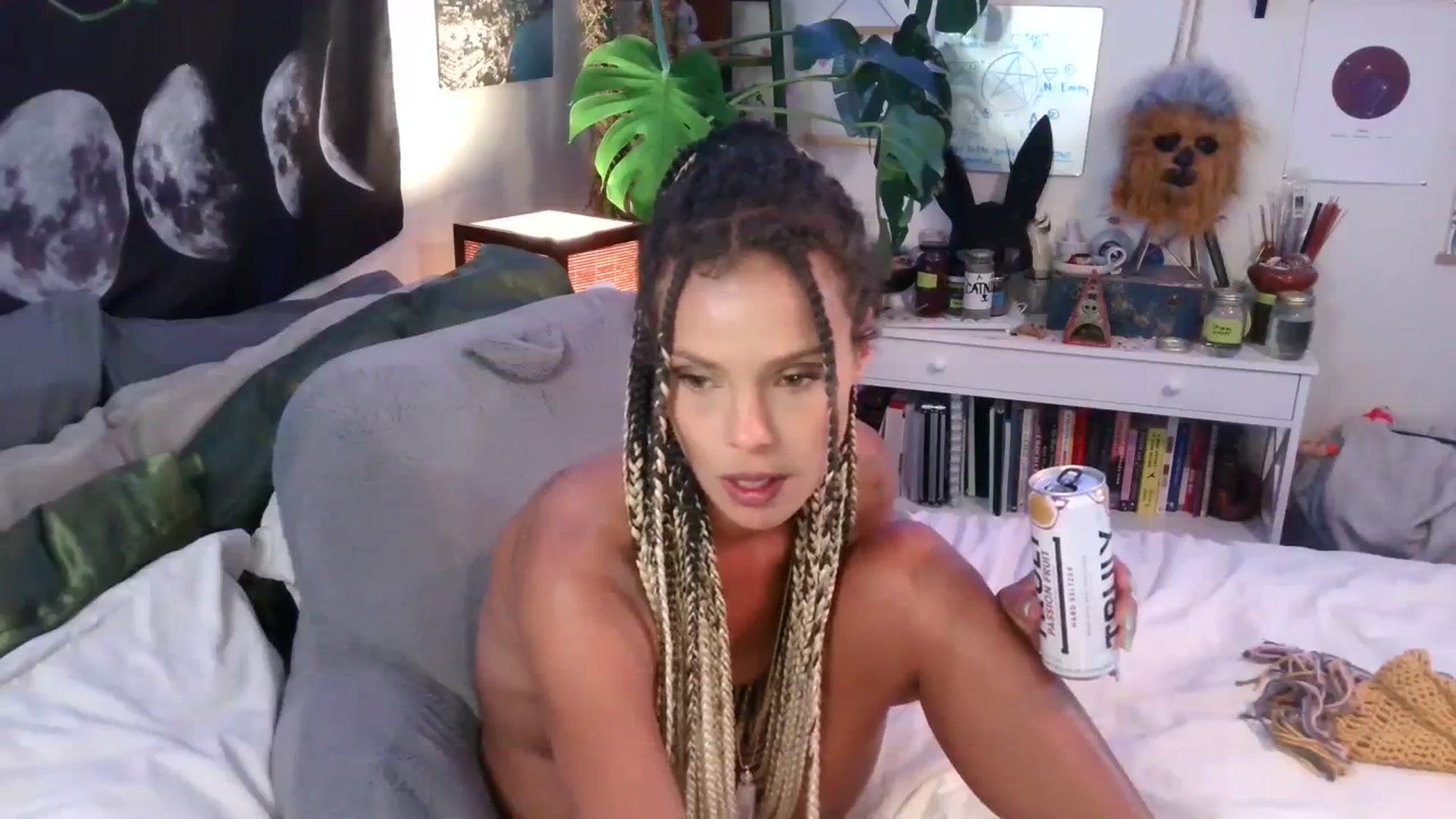 Gallery image thumbnail from LunarLexxx's myfreecams stream on, 10/05/2023, 11:00 image 3 of 20
