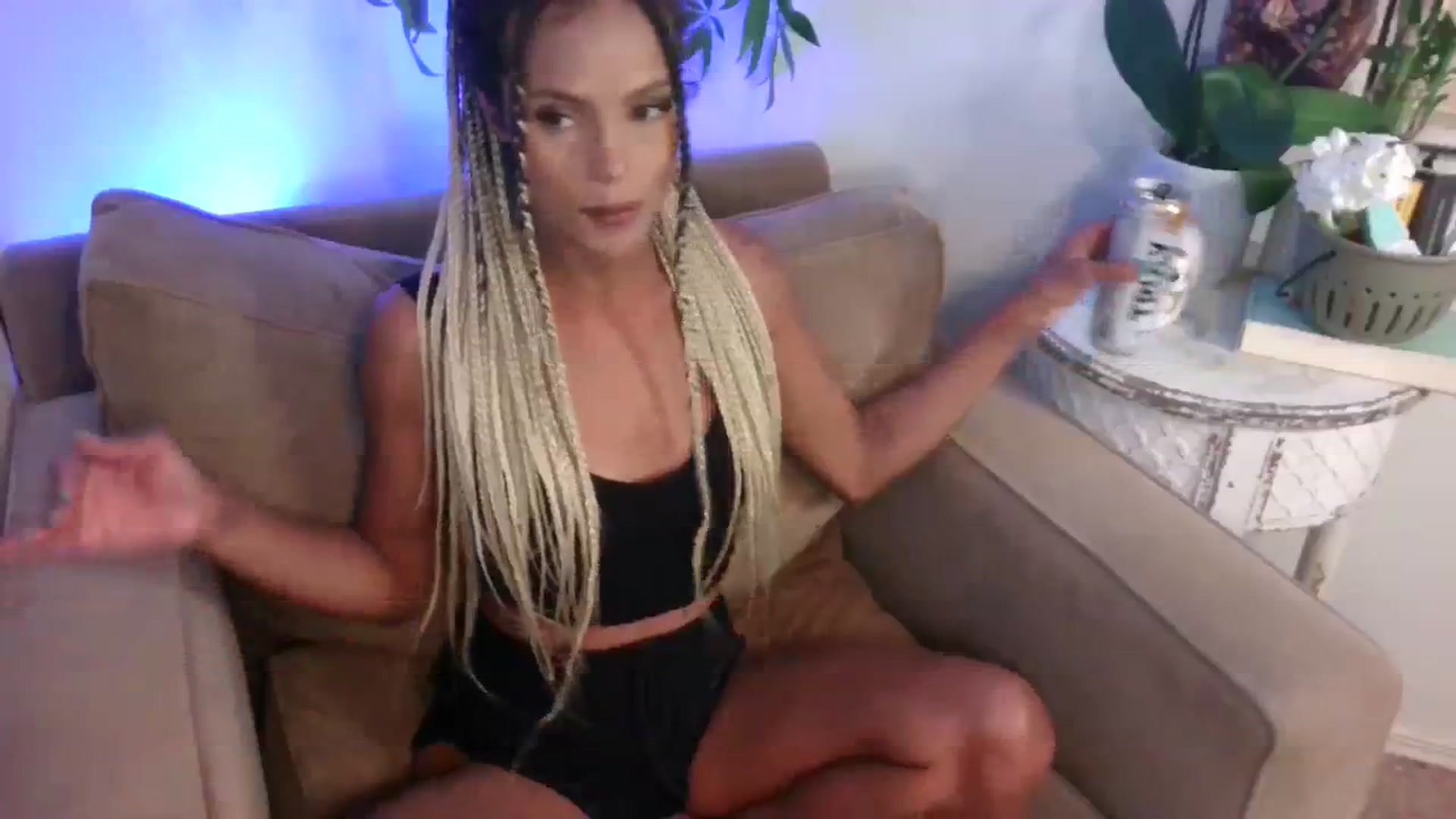 Gallery image thumbnail from LunarLexxx's myfreecams stream on, 10/08/2023, 07:00 image 13 of 20