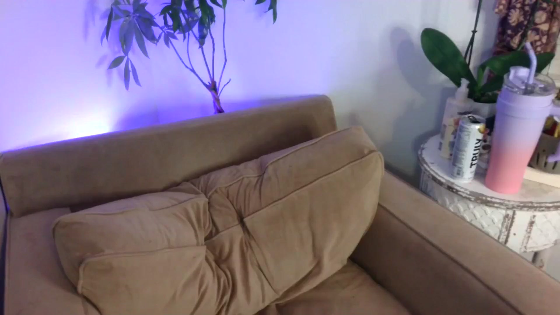 Gallery image thumbnail from LunarLexxx's myfreecams stream on, 10/18/2023, 10:43 image 12 of 20