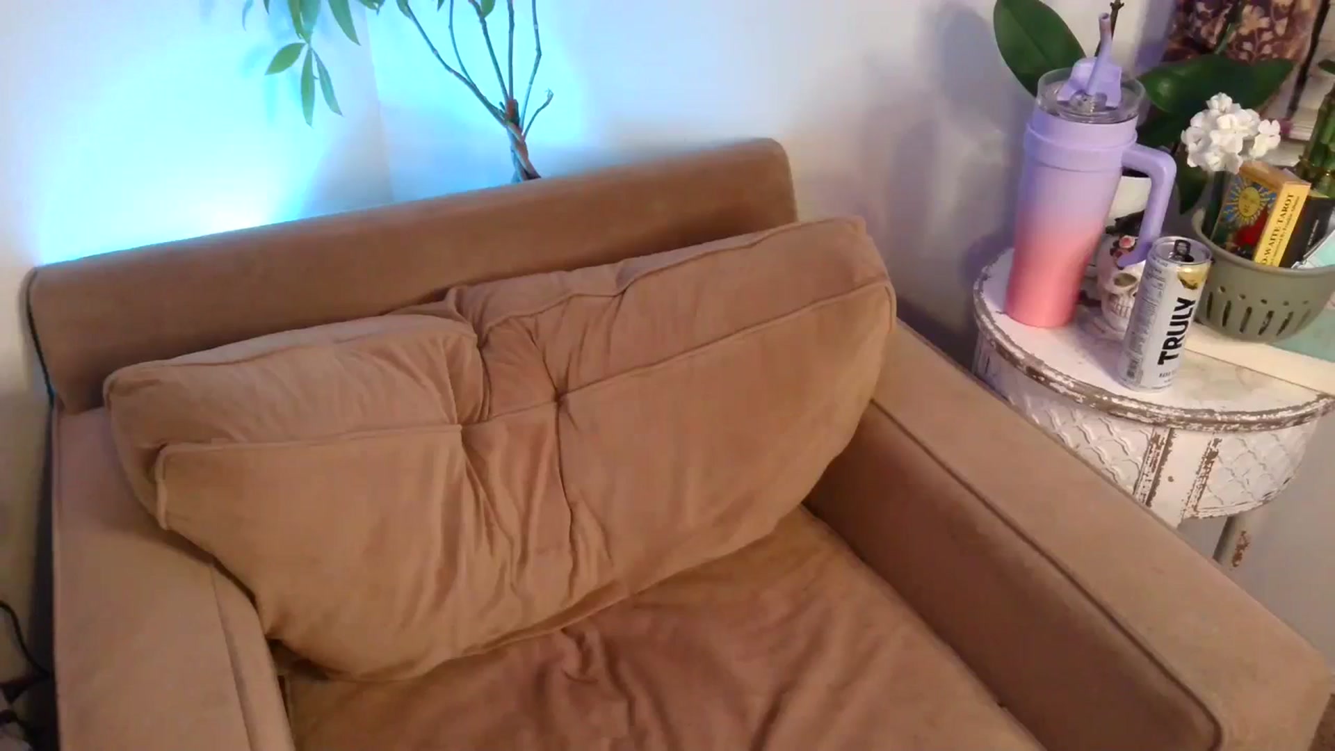 Gallery image thumbnail from LunarLexxx's myfreecams stream on, 10/23/2023, 06:40 image 16 of 20