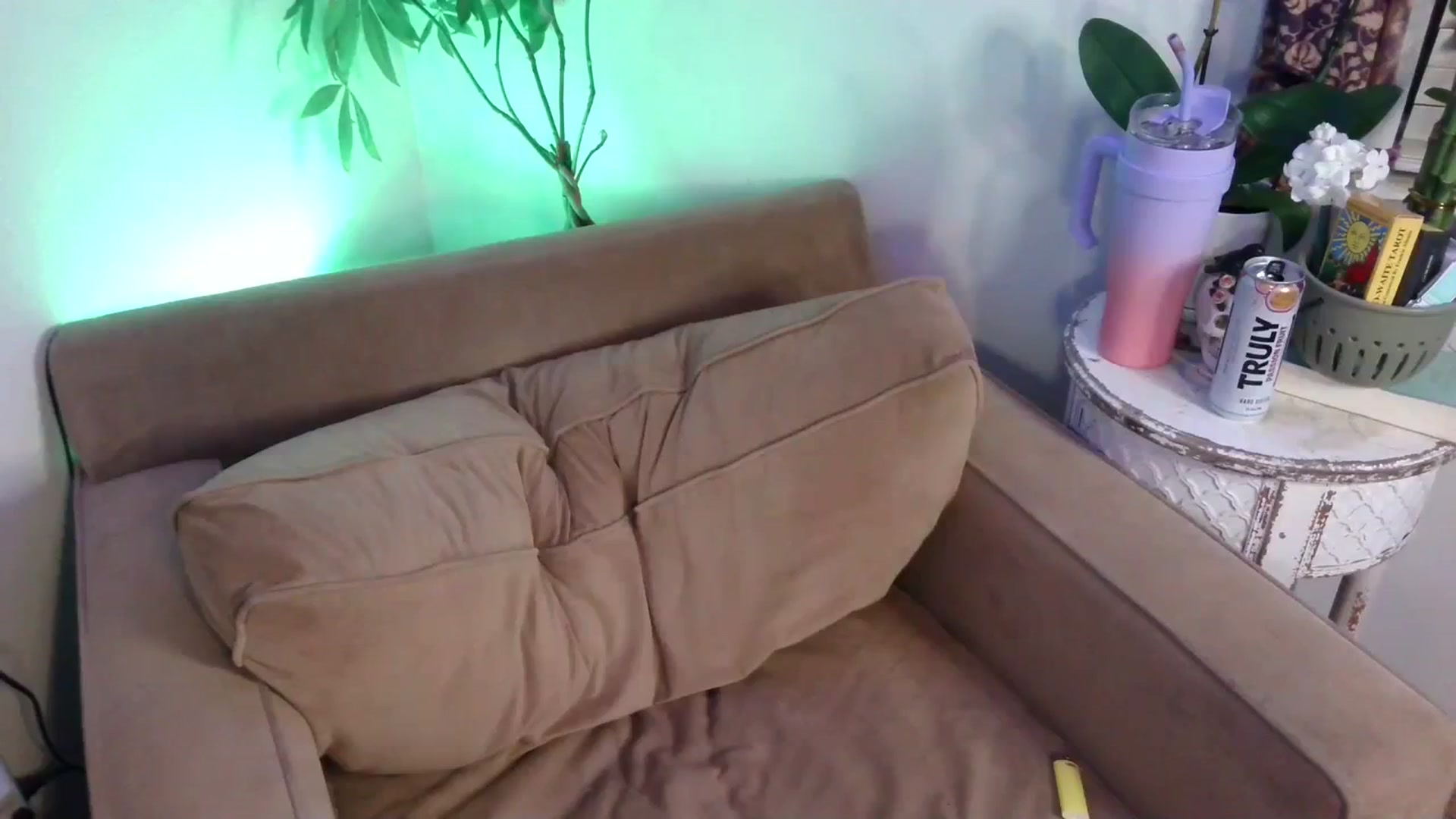 Gallery image thumbnail from LunarLexxx's myfreecams stream on, 10/24/2023, 08:27 image 14 of 20