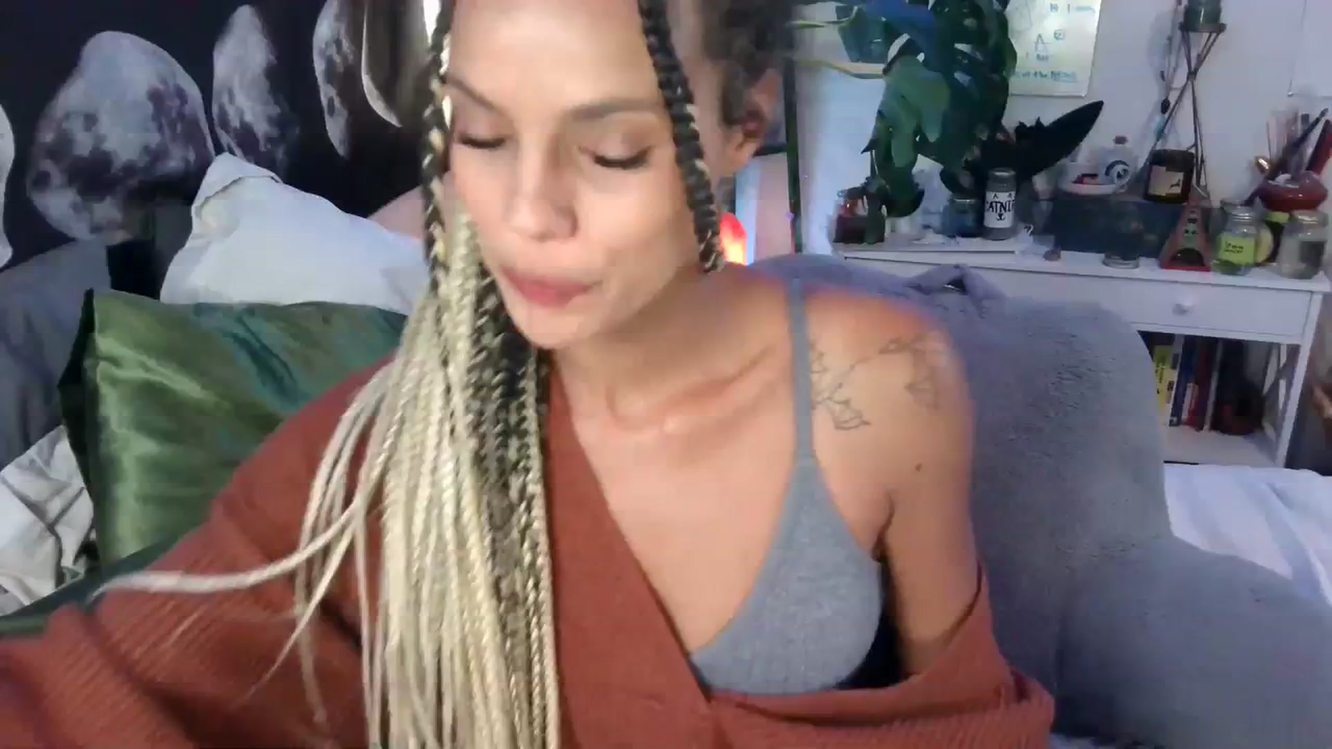 Gallery image thumbnail from LunarLexxx's myfreecams stream on, 10/26/2023, 07:20 image 3 of 20