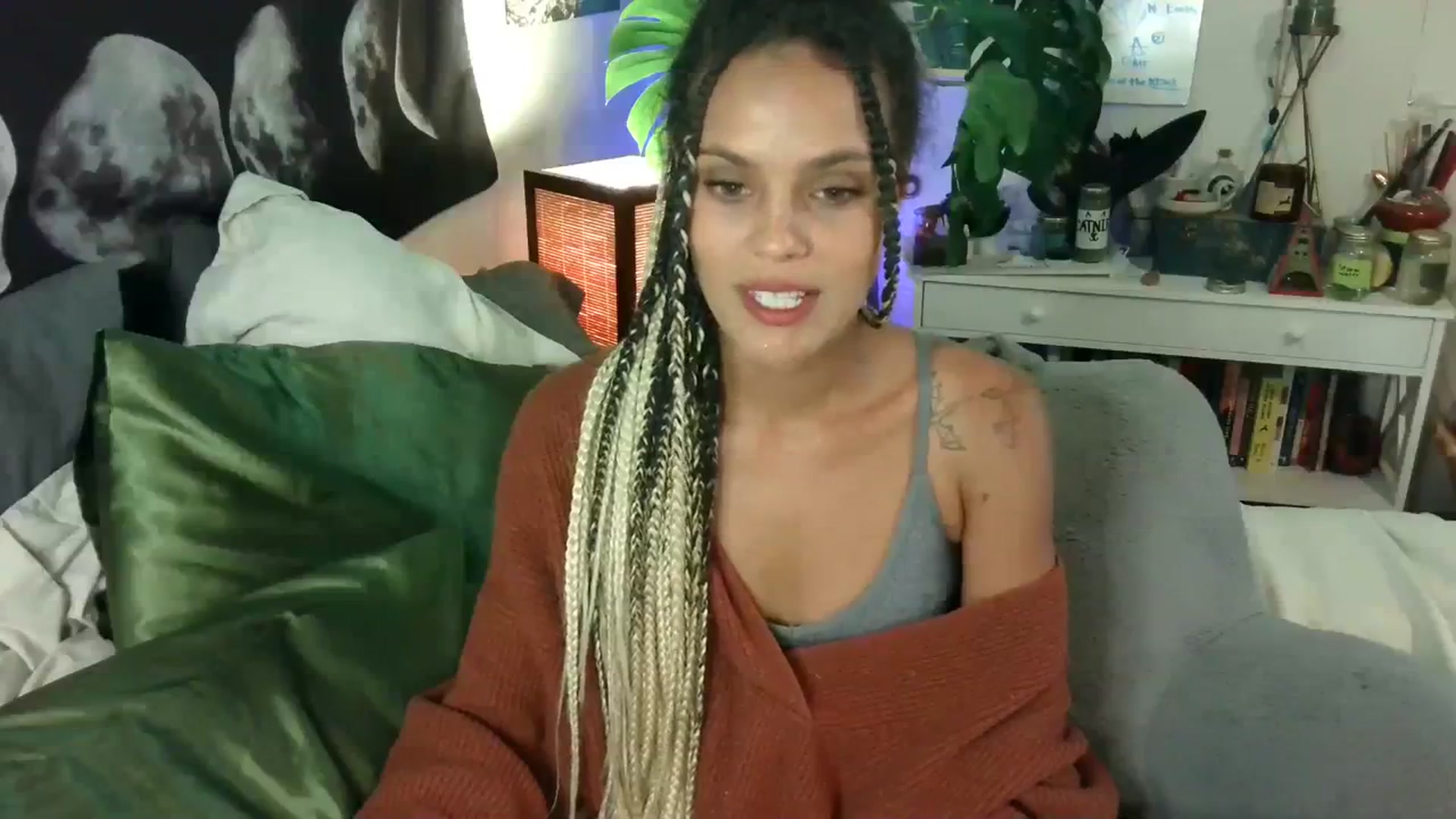 Gallery image thumbnail from LunarLexxx's myfreecams stream on, 10/26/2023, 07:20 image 4 of 20