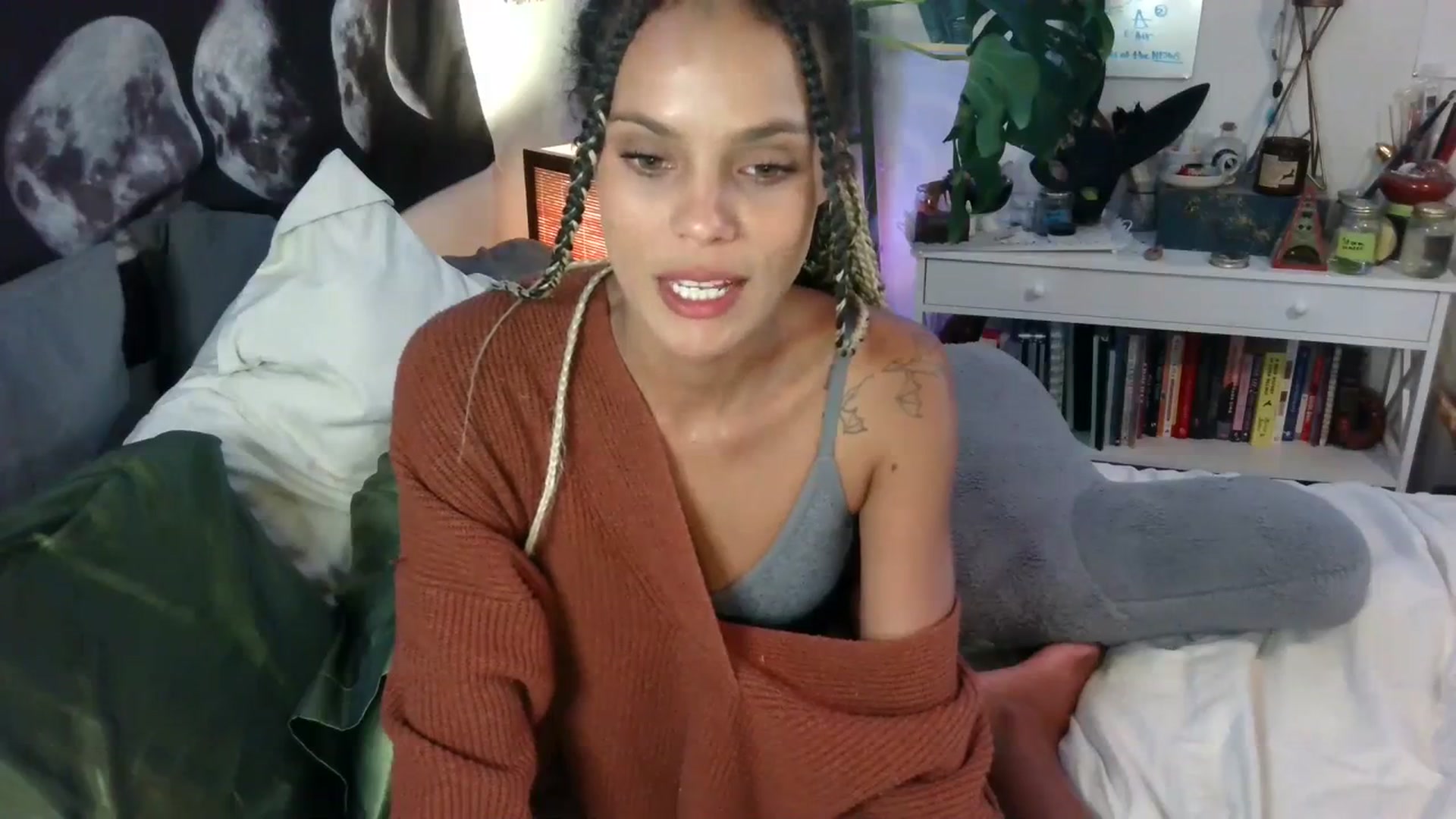 Gallery image thumbnail from LunarLexxx's myfreecams stream on, 10/26/2023, 07:20 image 17 of 20