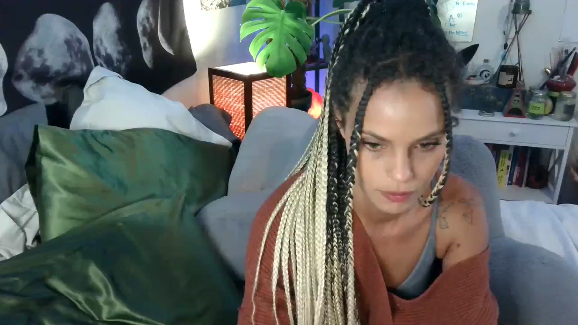 Gallery image thumbnail from LunarLexxx's myfreecams stream on, 10/26/2023, 07:20 image 1 of 20
