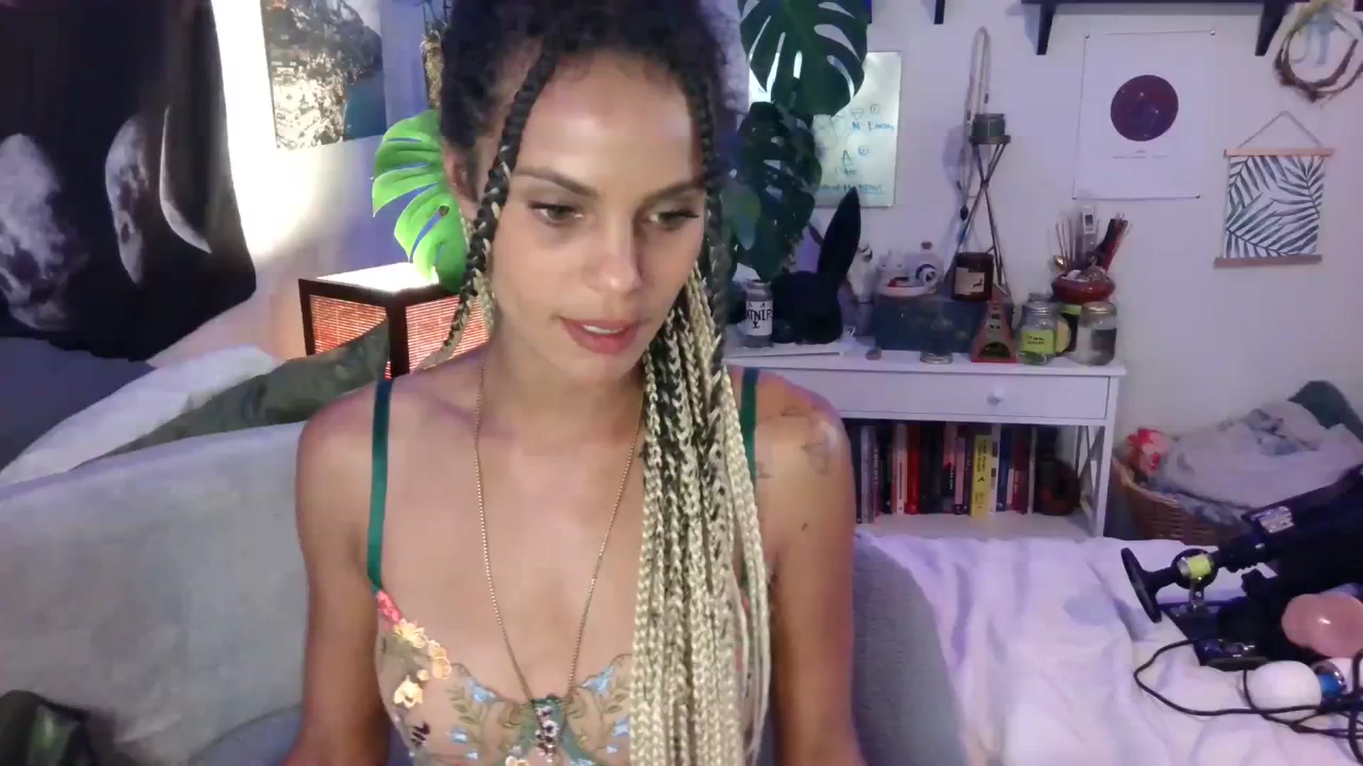 Gallery image thumbnail from LunarLexxx's myfreecams stream on, 10/27/2023, 06:13 image 1 of 20