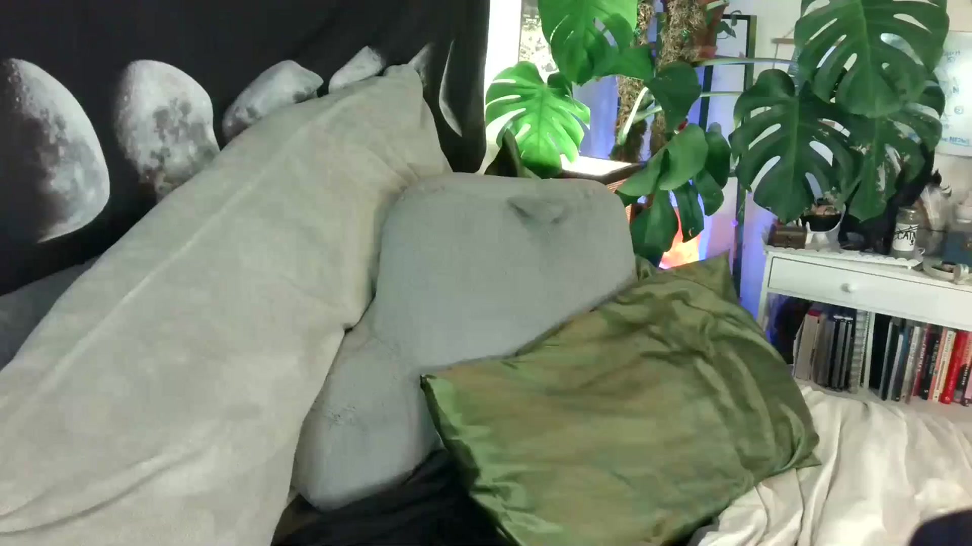 Gallery image thumbnail from LunarLexxx's myfreecams stream on, 11/19/2023, 12:12 image 4 of 20