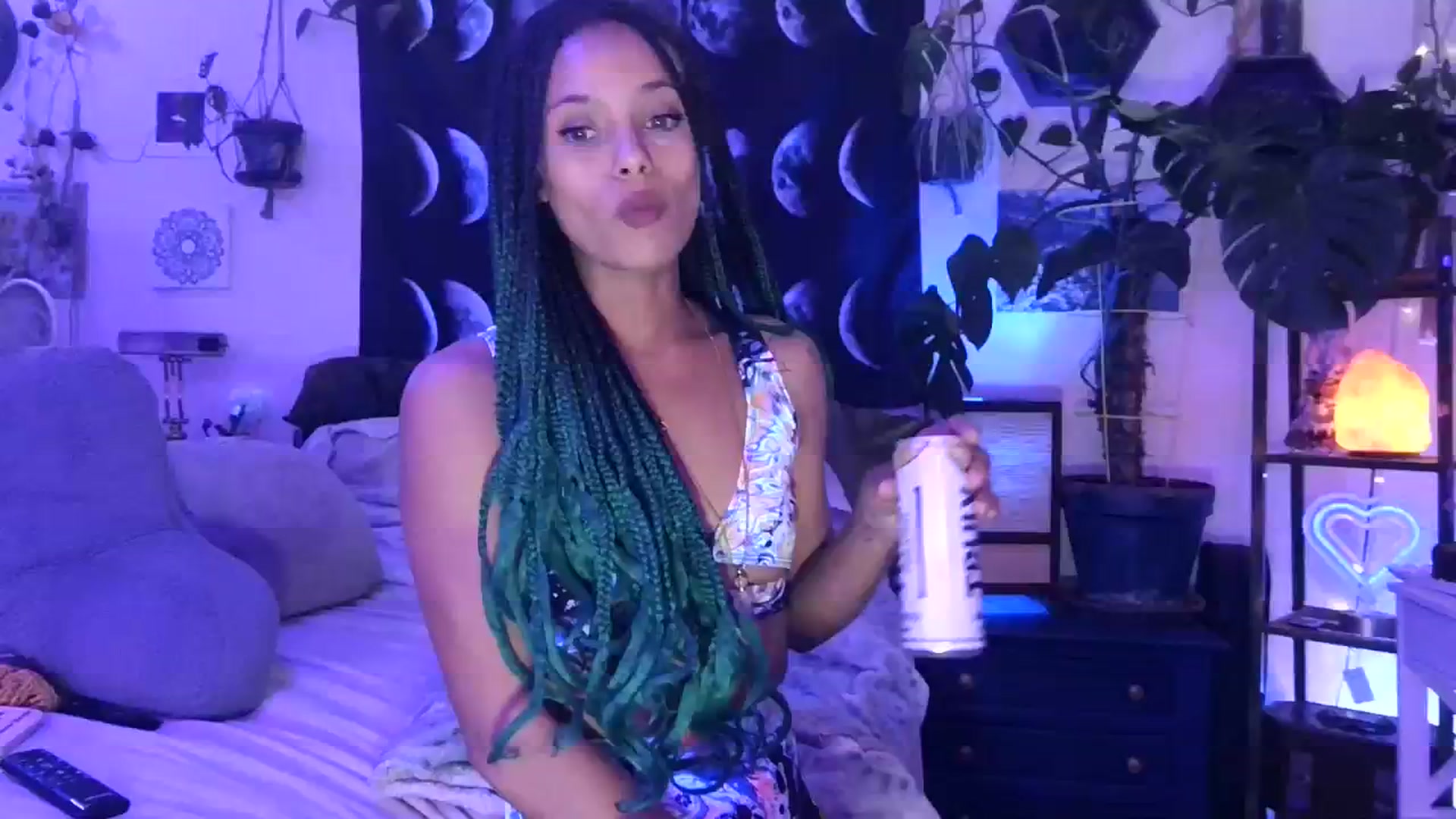 Gallery image thumbnail from LunarLexxx's myfreecams stream on, 03/09/2024, 10:47 image 11 of 20