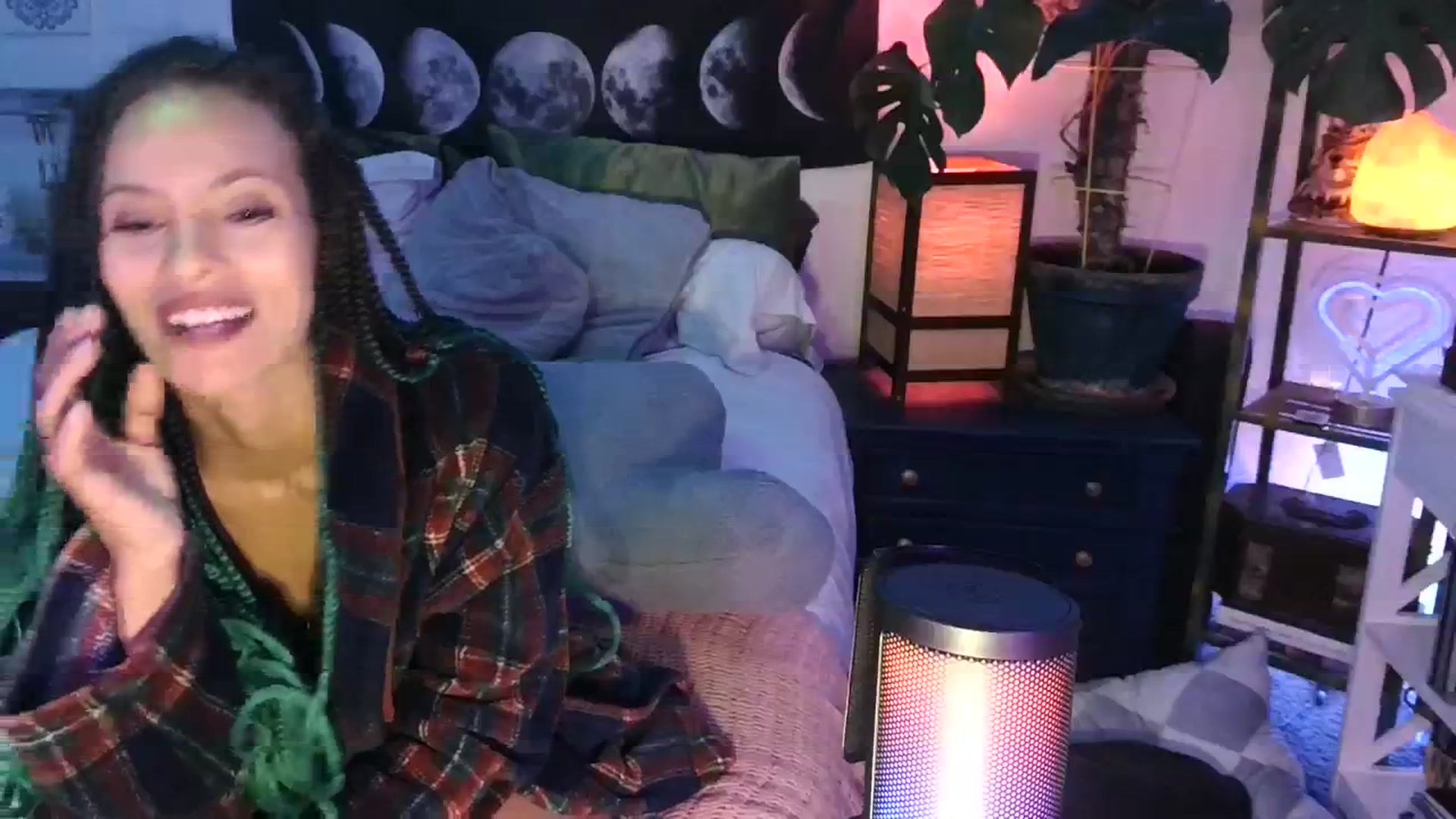 Gallery image thumbnail from LunarLexxx's myfreecams stream on, 03/10/2024, 12:19 image 16 of 20
