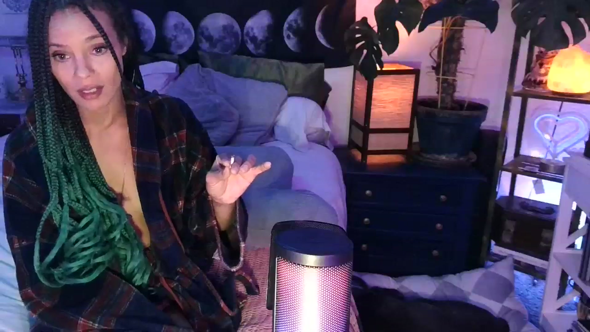 Gallery image thumbnail from LunarLexxx's myfreecams stream on, 03/10/2024, 12:19 image 18 of 20