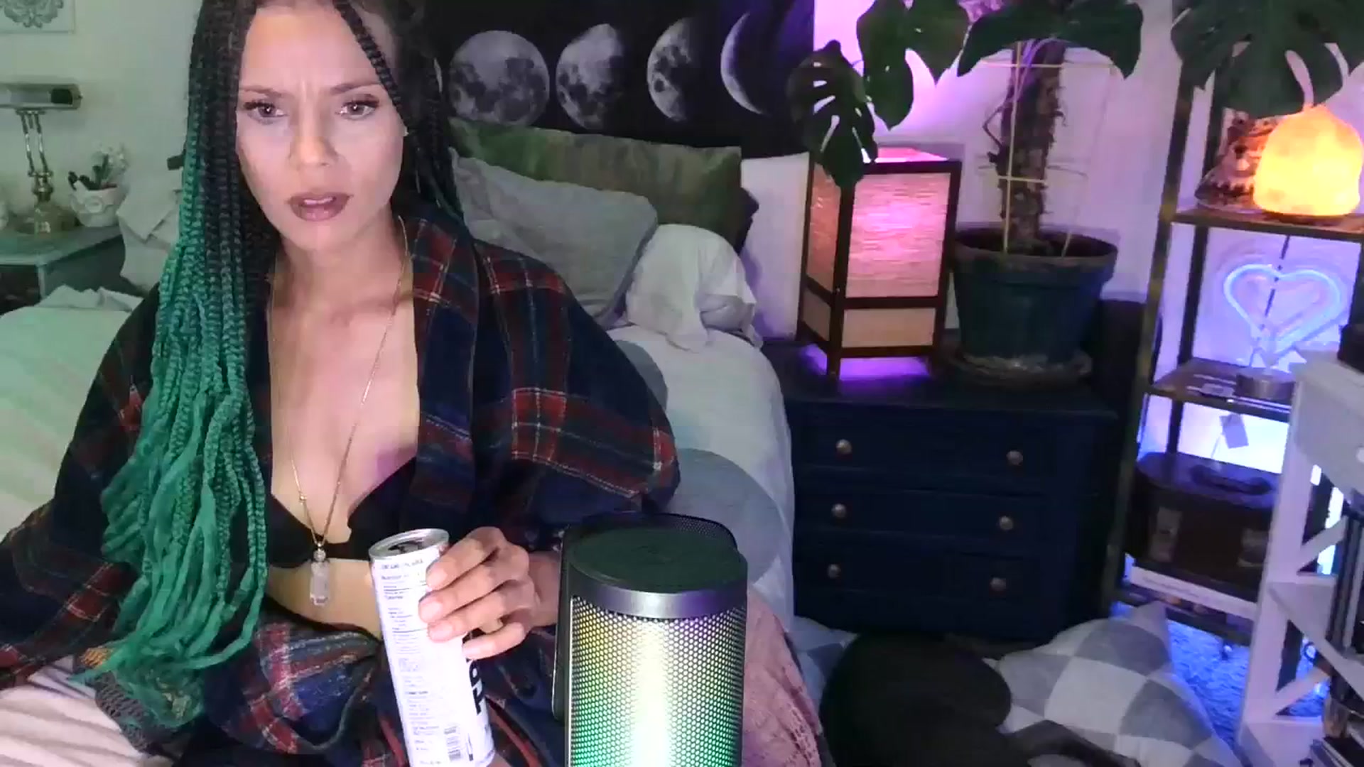 Gallery image thumbnail from LunarLexxx's myfreecams stream on, 03/10/2024, 12:19 image 12 of 20