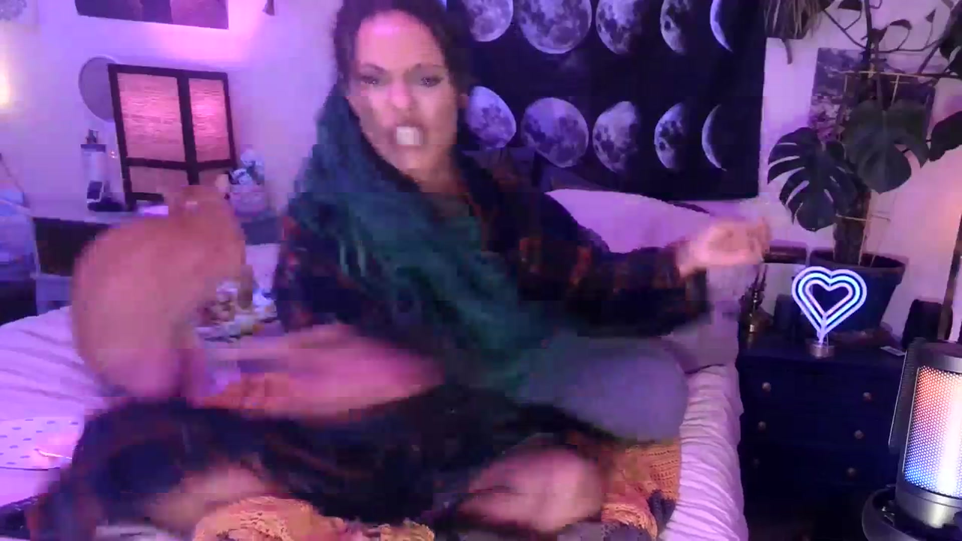Gallery image thumbnail from LunarLexxx's myfreecams stream on, 03/17/2024, 11:08 image 19 of 20