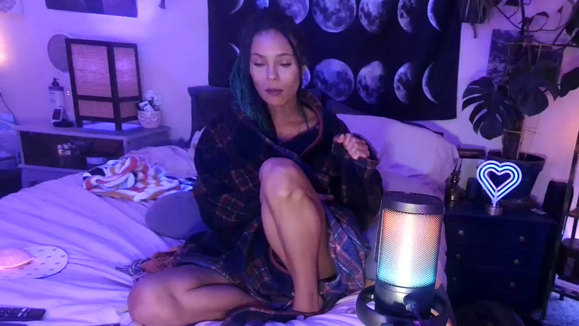 Gallery image thumbnail from LunarLexxx's myfreecams stream on, 03/17/2024, 11:08 image 13 of 20