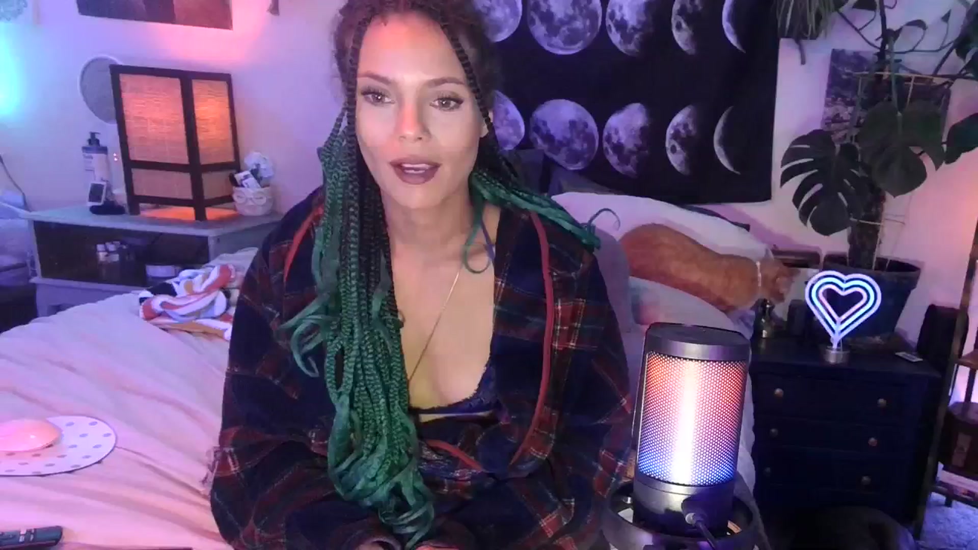 Gallery image thumbnail from LunarLexxx's myfreecams stream on, 03/17/2024, 11:08 image 12 of 20