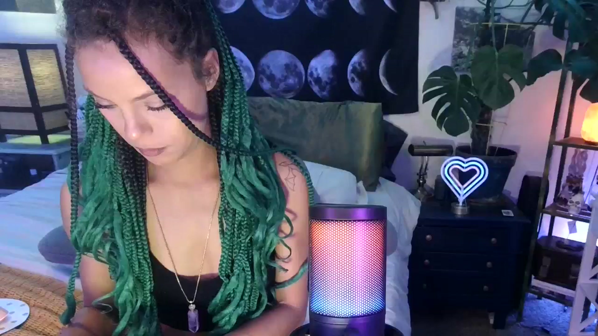 Gallery image thumbnail from LunarLexxx's myfreecams stream on, 03/19/2024, 07:20 image 16 of 20