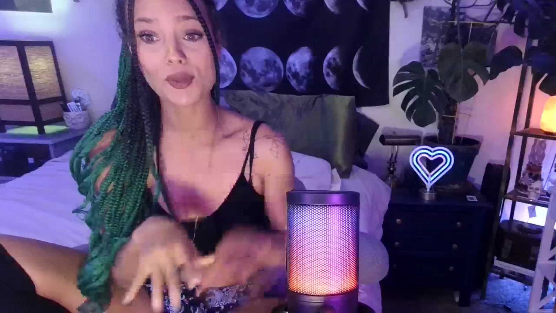 Gallery image thumbnail from LunarLexxx's myfreecams stream on, 03/19/2024, 07:20 image 3 of 20