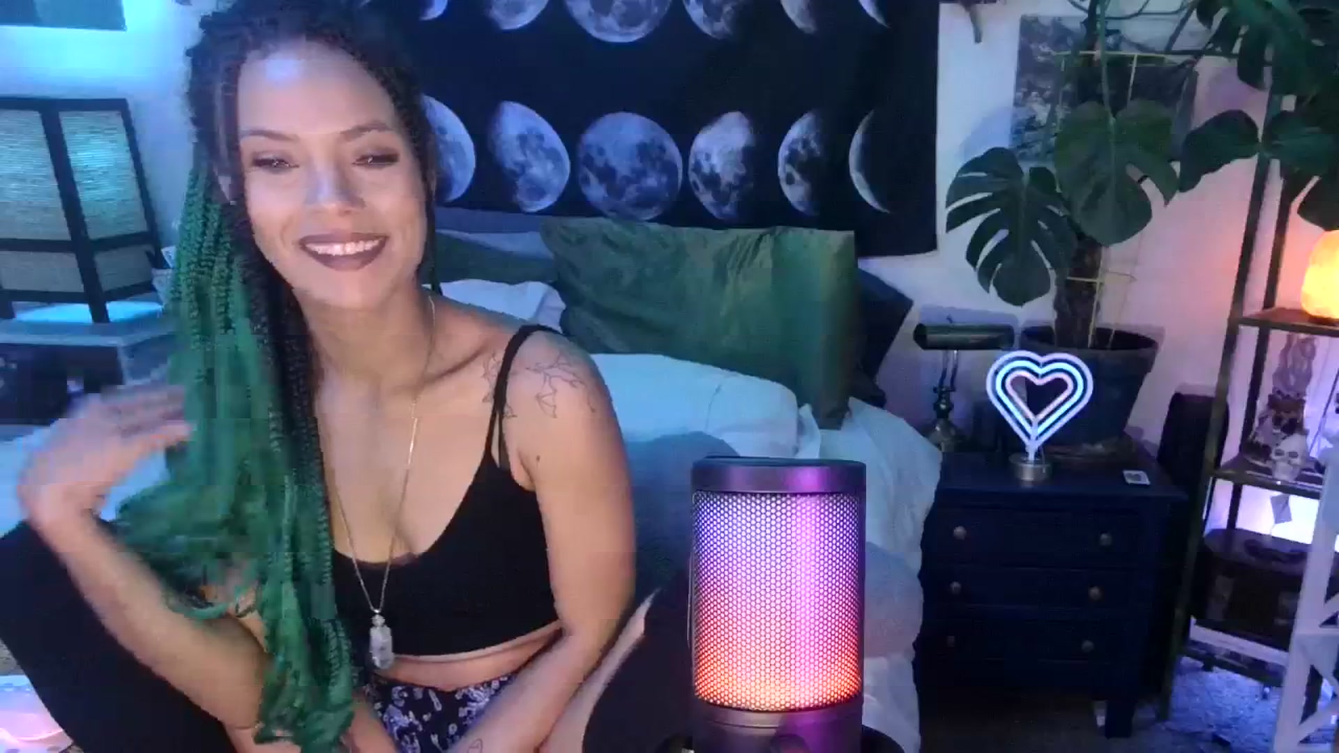 Gallery image thumbnail from LunarLexxx's myfreecams stream on, 03/19/2024, 07:20 image 4 of 20