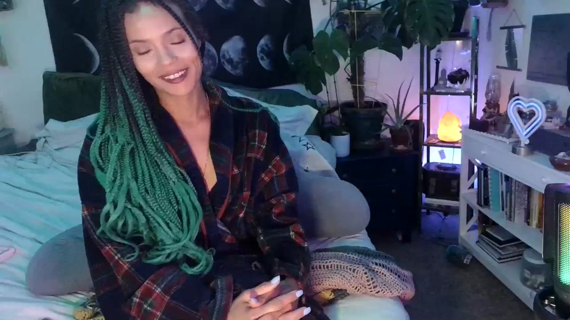 Gallery image thumbnail from LunarLexxx's myfreecams stream on, 03/24/2024, 10:28 image 6 of 20