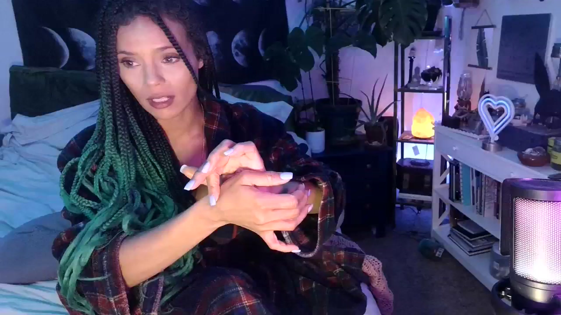 Gallery image thumbnail from LunarLexxx's myfreecams stream on, 03/24/2024, 10:28 image 10 of 20