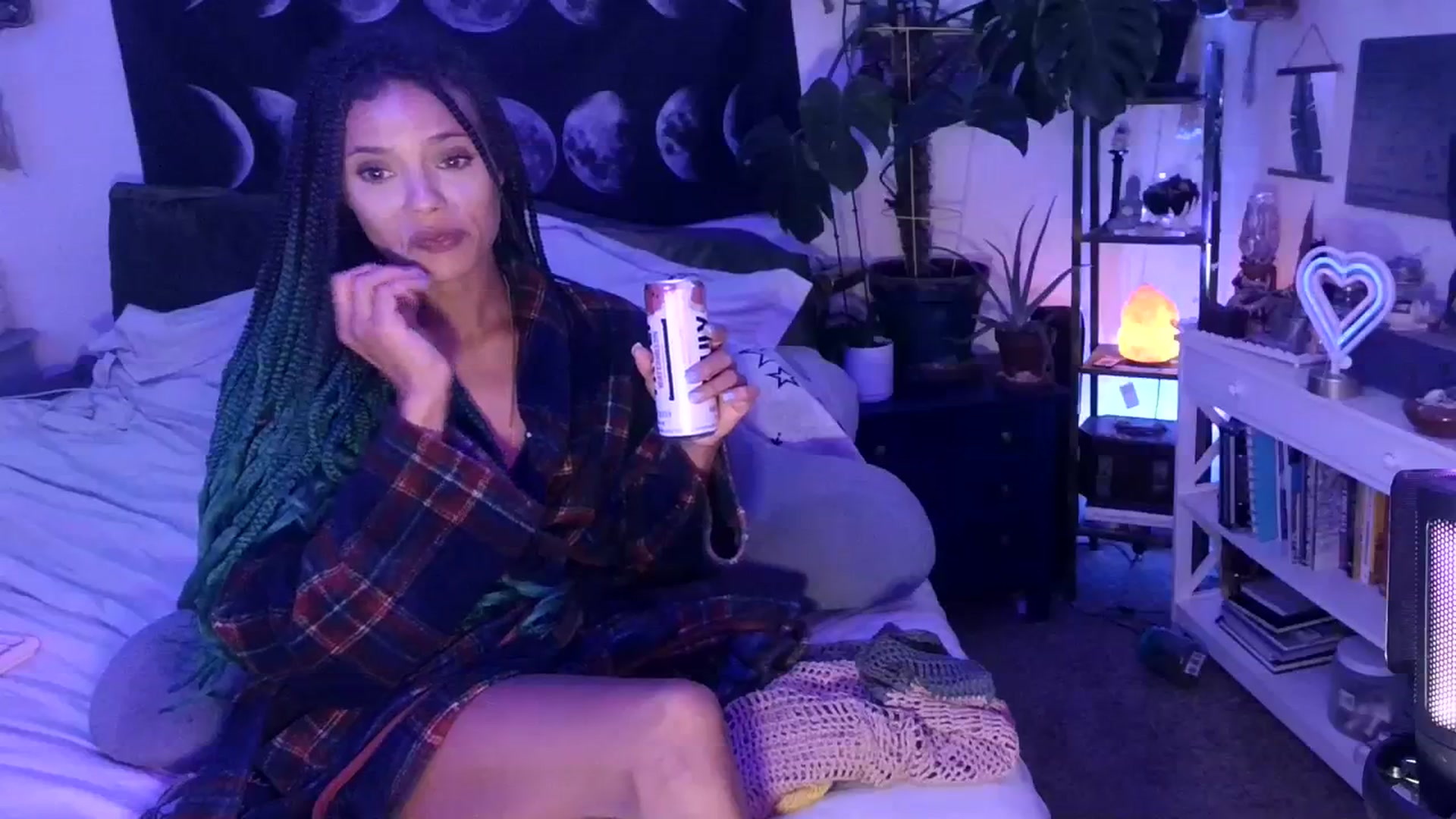 Gallery image thumbnail from LunarLexxx's myfreecams stream on, 03/24/2024, 10:28 image 4 of 20