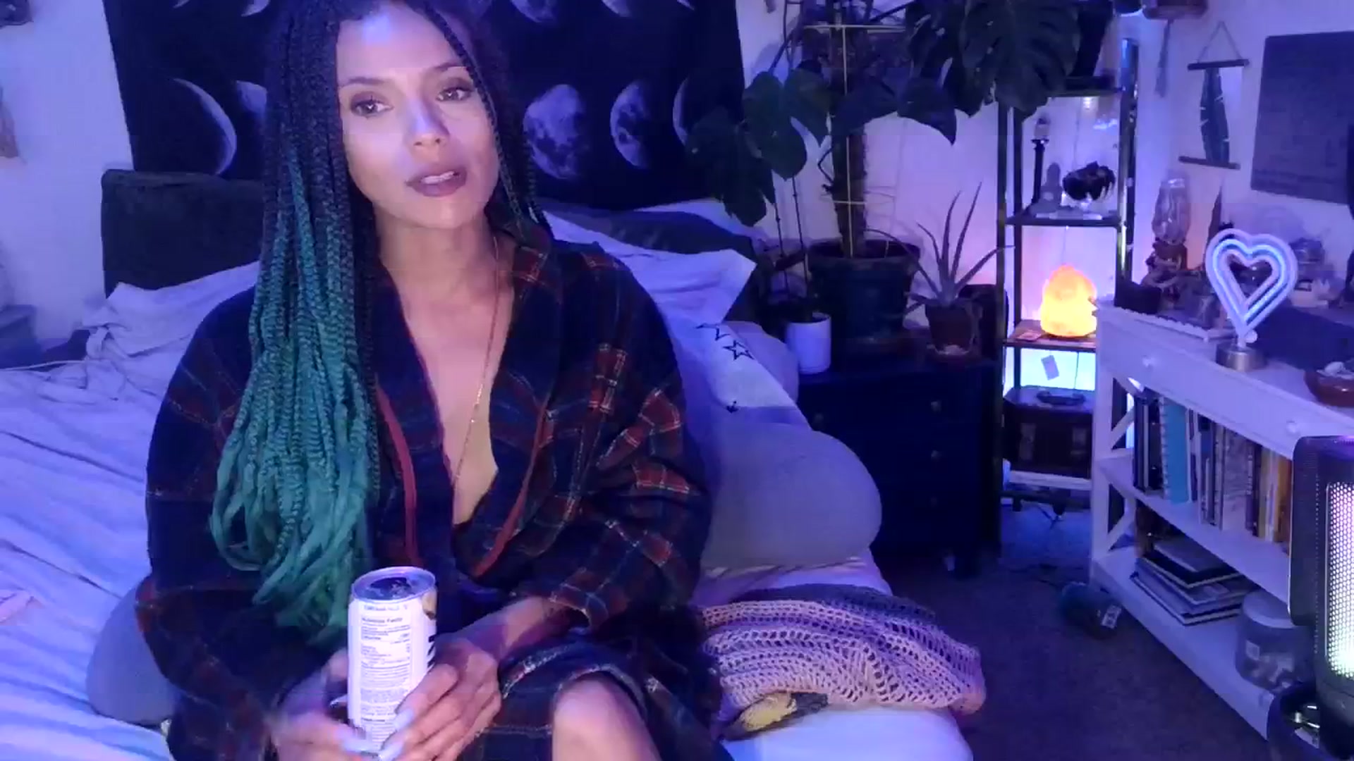 Gallery image thumbnail from LunarLexxx's myfreecams stream on, 03/24/2024, 10:28 image 9 of 20