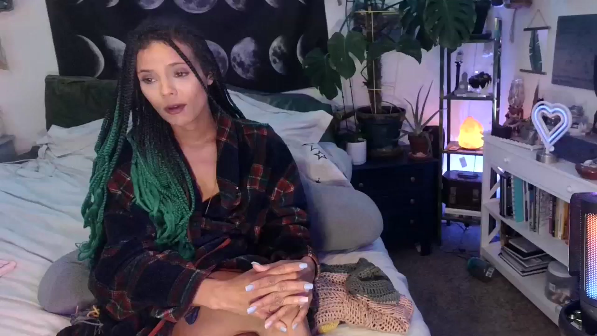 Gallery image thumbnail from LunarLexxx's myfreecams stream on, 03/24/2024, 10:28 image 1 of 20