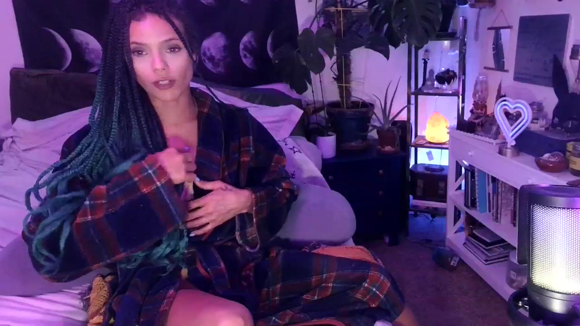 Gallery image thumbnail from LunarLexxx's myfreecams stream on, 03/24/2024, 10:28 image 13 of 20
